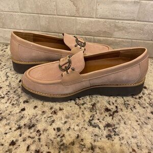 Donald Pliner, New, light pink suede loafers, size 6.5, perfect for fall outfits